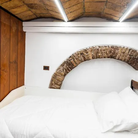 Fcr Piazza Navona - Teatro Pace Apartment *